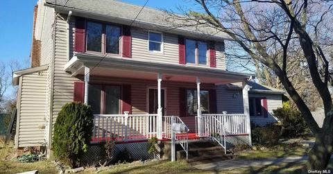 18 E 8th St, Patchogue, NY 11772 photo 1