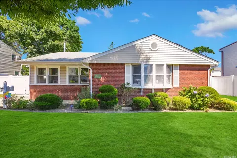 325 Maple Ave, East Meadow, NY 11554