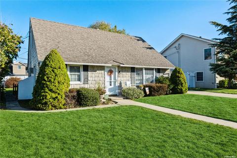3139 Euston Ln, Levittown, NY 11756 photo 1