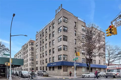 43-55 Kissena Blvd #3B, Flushing, NY 11355