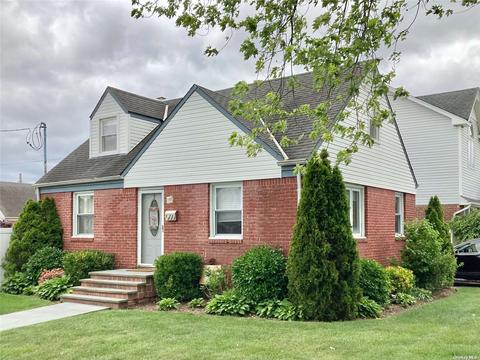 560 Albert St, East Meadow, NY 11554