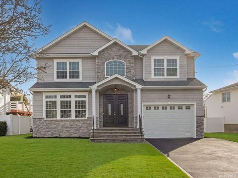 2494 Riviera Ln, Bellmore, NY 11710