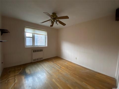 151-31 88 St #3D, Howard Beach, NY 11414