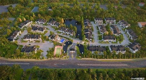28 Three Ponds Lane #28, Woodbury, NY 11797