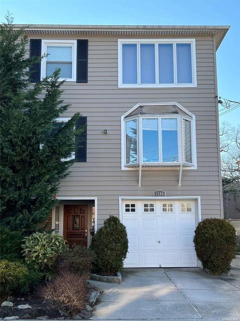 15-40 208th St, Bayside, NY 11360