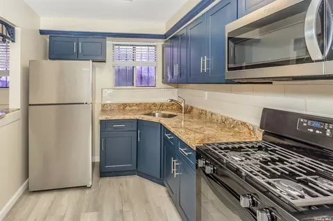 165-28 144th Dr, Springfield Gardens, NY 11413