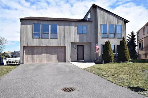 3609 Lorrie Dr, Oceanside, NY 11572