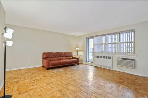 151-31 88th St #1G, Howard Beach, NY 11414
