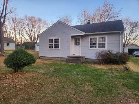 410 Carroll Ave, Peconic, NY 11958