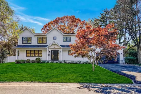 9 Chestnut Rd, Manhasset, NY 11030