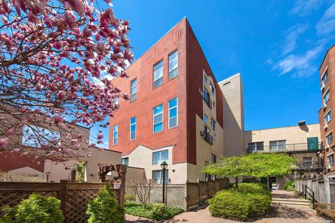 61-20 71 Ave #D2A, Ridgewood, NY 11385