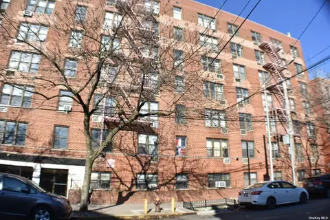 92-29 Lamont Ave #5C, Elmhurst, NY 11373