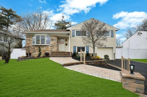 19 Frederick Dr, Plainview, NY 11803 photo 1