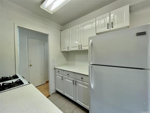 33-55 14th St #6B, Astoria, NY 11106