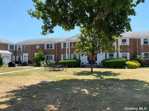 261-26 Langston Ave #A-2, Glen Oaks, NY 11004