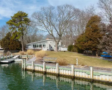 3760 Ole Jule Ln, Mattituck, NY 11952