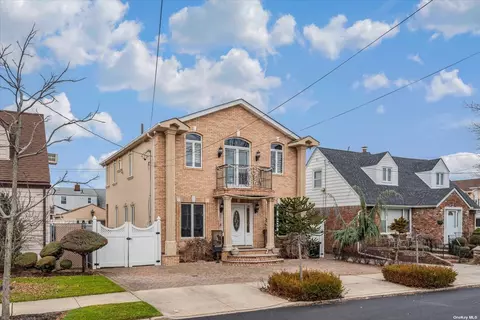 157-18 86th St, Howard Beach, NY 11414
