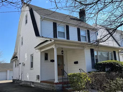 2655 Windsor Ave, Oceanside, NY 11572