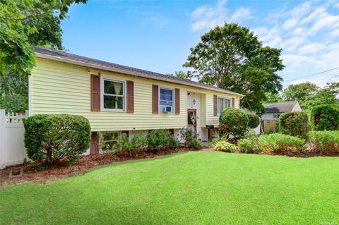 44 E Maple St, Central Islip, NY 11722 photo 1