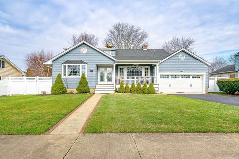 51 Peconic Dr, Massapequa, NY 11758