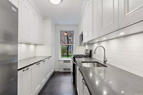 73-12 35th Ave #D23, Jackson Heights, NY 11372