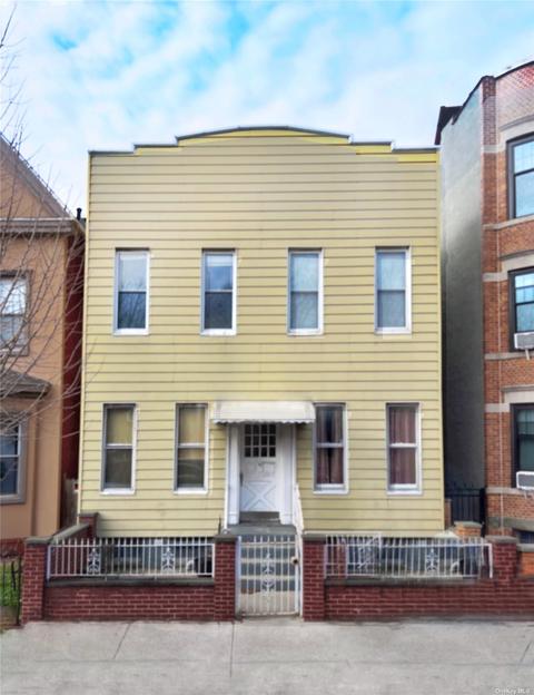 25-56 37th St, Astoria, NY 11103
