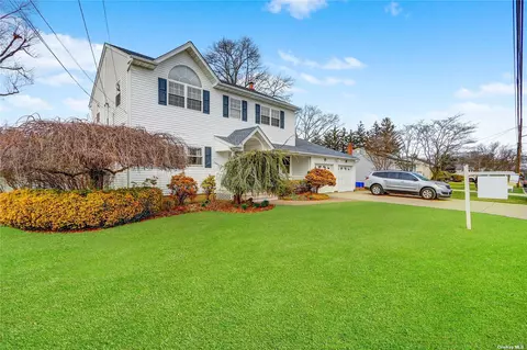 11 Dollard Dr, North Babylon, NY 11703