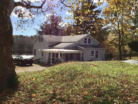1403 W Main St, Riverhead, NY 11901