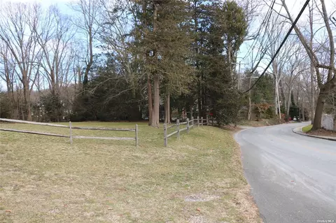 27 Tanyard Ln, Huntington, NY 11743