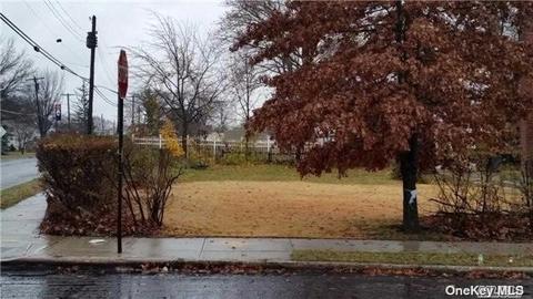 240-28 128 Ave, Rosedale, NY 11422