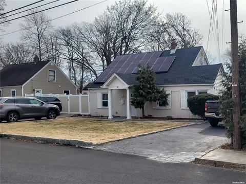21 E Halley Ln, Central Islip, NY 11722 photo 1