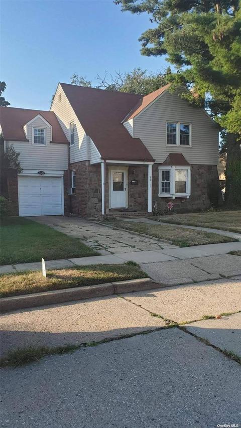 21 Eldridge Ave, Hempstead, NY 11550 photo 1