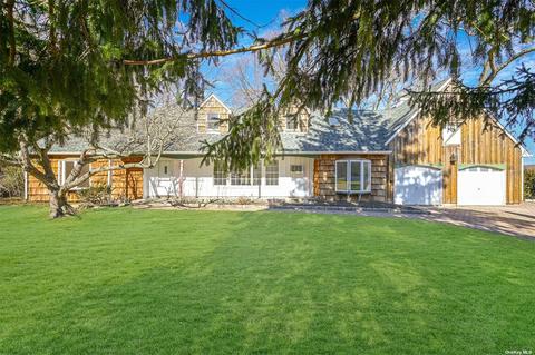 9 West Rd, East Setauket, NY 11733