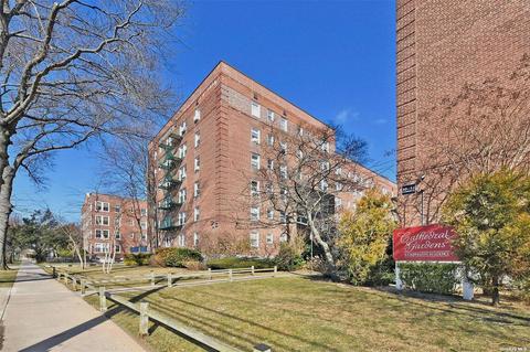 36 Cathedral Ave #1C, Hempstead, NY 11550