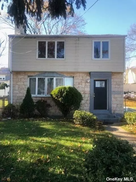 169 President St, Hempstead, NY 11550