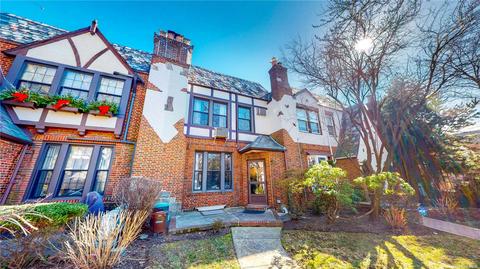 93-08 68th Ave, Forest Hills, NY 11375