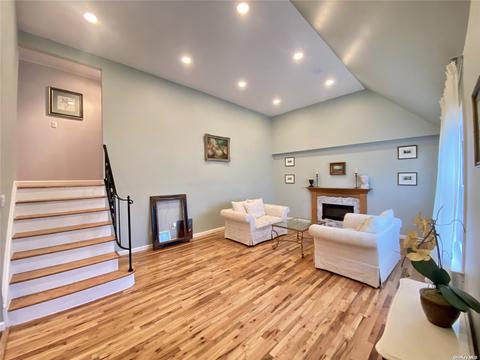 199 S Bayview Ave, Freeport, NY 11520