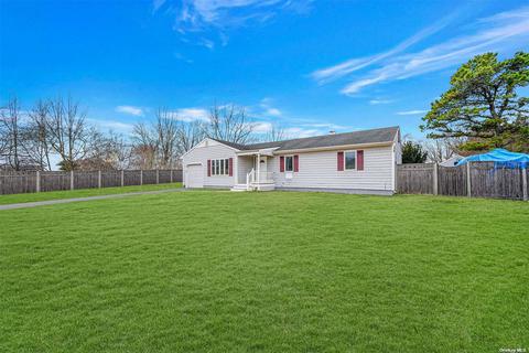 52 Oneida Ave, South Setauket, NY 11720