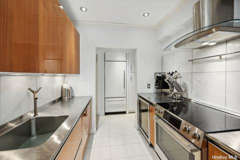 162-21 Powells Cove Blvd #3J, Beechhurst, NY 11357