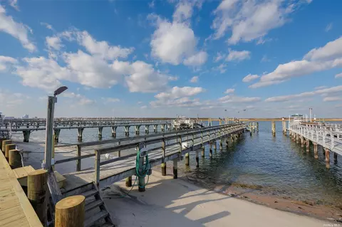 45 Bay St, East Atlantic Beach, NY 11561