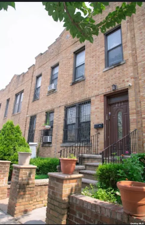 205 61st St, Brooklyn, NY 11220
