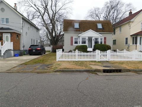 2994 Dorlon, Baldwin, NY 11510