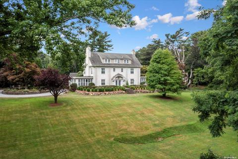 7 Hillcrest Dr, Shoreham, NY 11786