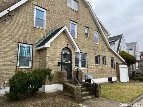 136-02 Newport Ave, Far Rockaway, NY 11694