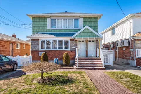 157-38 98th St, Howard Beach, NY 11414