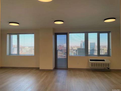 37-20 Prince St #12D, Flushing, NY 11354