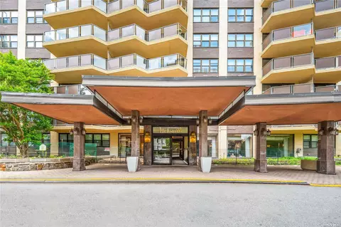 18-05 215th St #2K, Bayside, NY 11360