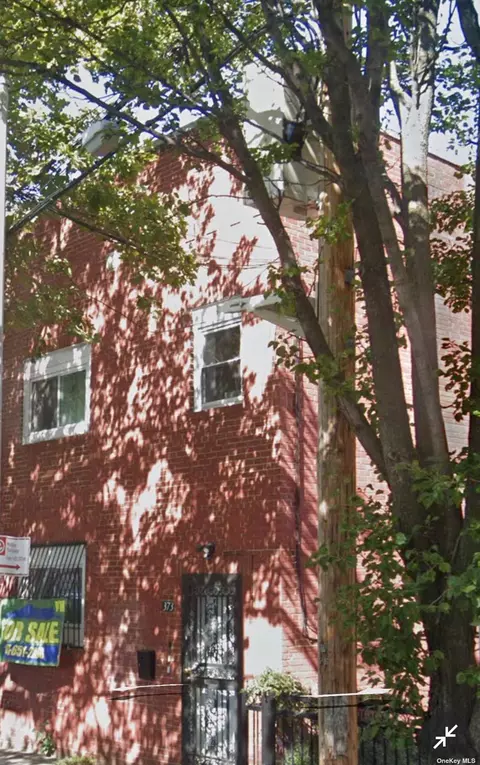 373 E 157th St, Bronx, NY 10451