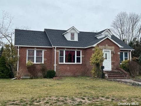 100 Carman St, Patchogue, NY 11772 photo 1