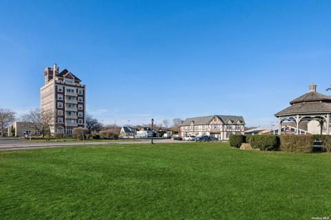 55 S Euclid Ave #1B, Montauk, NY 11954